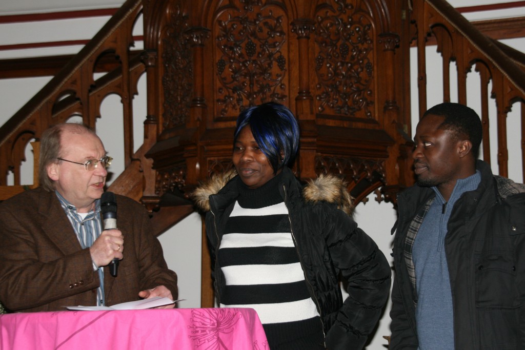 Pfarrer Lauer, Mercy Ibrahim und Pastor Raymond; Foto: Ev. Kirchenkreis Duisburg, Merkelt-Rahm
